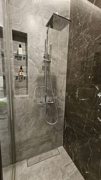 The Esse Sukhumvit 36, Bangkok, Soi Sukhumvit 36, Sukhumvit Road, Phra Kanong, Khlong Toei, Bangkok, 1 Bedroom, 38 sqm, Condo For Rent, by Chavis Laismit, 500186025 - DDproperty.com