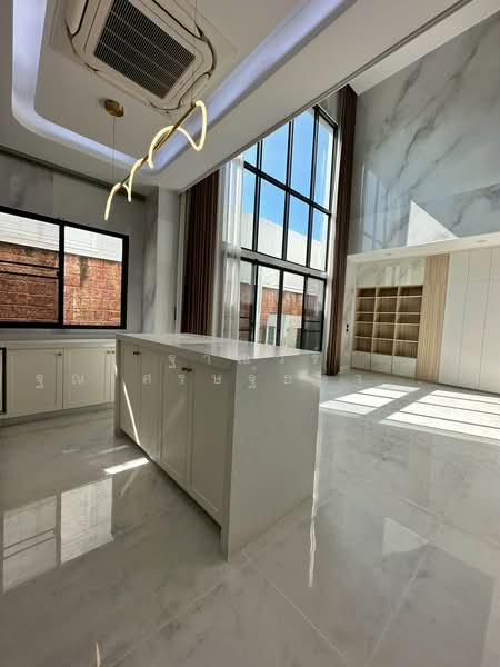 Grand Bangkok Boule, Bangkok, ศรีนครินทร์, Nong Bon, Prawet, Bangkok, 5 Bedrooms, 560 sqm, Single Detached House For Sale, by Tharnavee Tharnasetthadakul, 500186126 - DDproperty.com