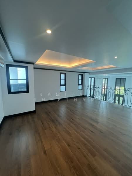 4-BR House, Bangkok, Phra Kanong Nua, Watthana, Bangkok, 4 Bedrooms, 244 sqm, Single Detached House For Rent, by Ramita  Theptham, 500186138 - DDproperty.com