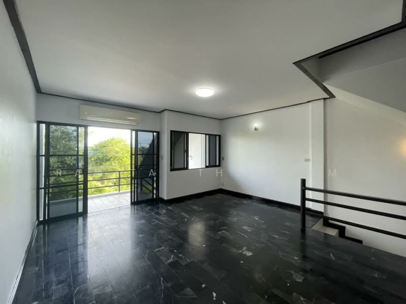 4-BR Townhouse, Bangkok, Bang Na Tai, Bang Na, Bangkok, 4 Bedrooms, 250 sqm, Townhouse For Rent, by Ramita  Theptham, 500186142 - DDproperty.com