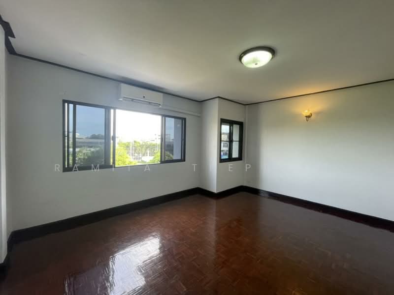 4-BR Townhouse, Bangkok, Bang Na Tai, Bang Na, Bangkok, 4 Bedrooms, 250 sqm, Townhouse For Rent, by Ramita  Theptham, 500186142 - DDproperty.com