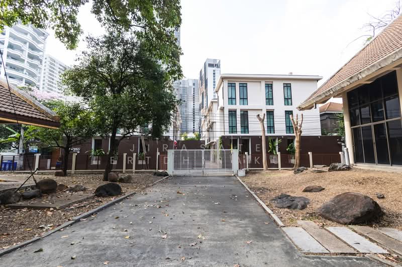 บ้านเดี่ยวหัวมุม ใจกลางสุขุมวิท 24, กรุงเทพ, คลองตัน, คลองเตย, กรุงเทพ, 888 ตร.ม., บ้านเดี่ยว ให้เช่า, โดย Jirasate Lertdhirakul, 500186175 - DDproperty.com