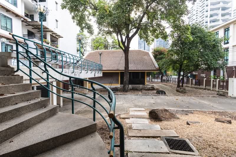 บ้านเดี่ยวหัวมุม ใจกลางสุขุมวิท 24, กรุงเทพ, คลองตัน, คลองเตย, กรุงเทพ, 888 ตร.ม., บ้านเดี่ยว ให้เช่า, โดย Jirasate Lertdhirakul, 500186175 - DDproperty.com