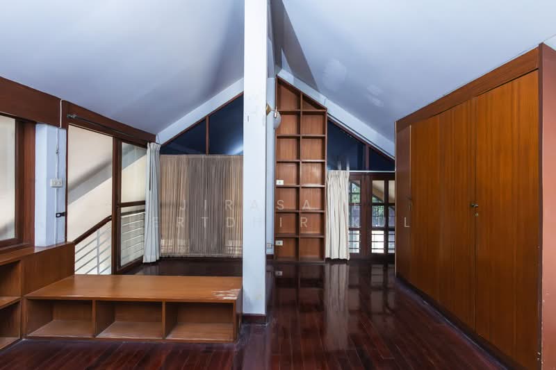 House in the heart of Sukhumvit 24, Bangkok, Khong Tan, Khlong Toei, Bangkok, 5 Bedrooms, 888 sqm, Single Detached House For Rent, by Jirasate Lertdhirakul, 500186175 - DDproperty.com