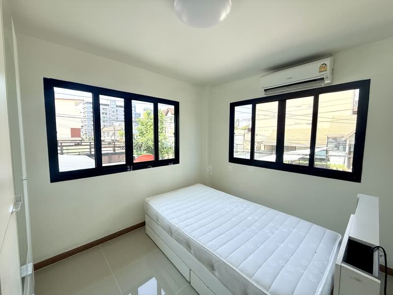 For Sale - Detached House Pracha Ratphen Soi 9, Bangkok