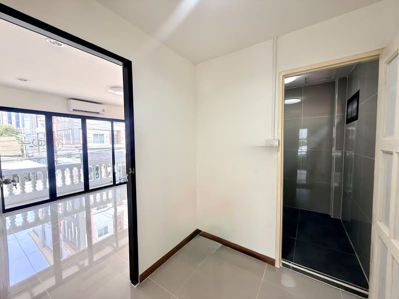 For Sale - Detached House Pracha Ratphen Soi 9, Bangkok