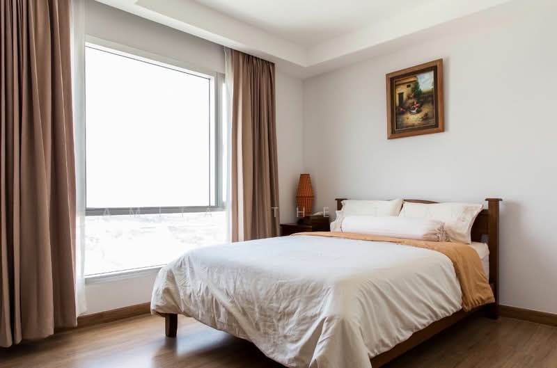 Thru Thonglor, Bangkok, Petchaburi Road, Bang Kapi, Huai Khwang, Bangkok, 2 Bedrooms, 63 sqm, Condo For Rent, by Ramita  Theptham, 500186230 - DDproperty.com