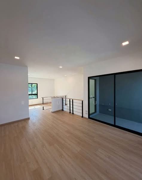 Arden Phatthanakan, Bangkok, Phatthanakan 20, Phatthanakan Road, Suan Luang, Suan Luang, Bangkok, 3 Bedrooms, 185 sqm, Townhouse For Sale, by Chotika   Rakrungrueang, 500186263 - DDproperty.com