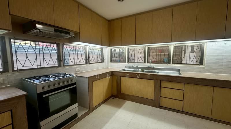 Detached house for rent Sukhumvit 47 Thonglor ( SPSEVE1773 ), Bangkok, สุขุมวิท47, Khlong Tan Nua, Watthana, Bangkok, 5 Bedrooms, 350 sqm, Single Detached House For Rent, by Khun Eve, 500186303 - DDproperty.com