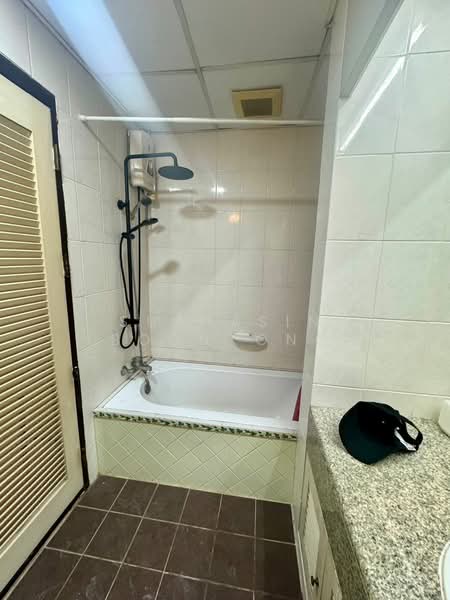 Central City East Tower, Bangkok, 1/121 East tower, Bang Na, Bang Na, Bangkok, 2 Bedrooms, 110 sqm, Condo For Rent, by Suthasin Boonkong, 500186350 - DDproperty.com