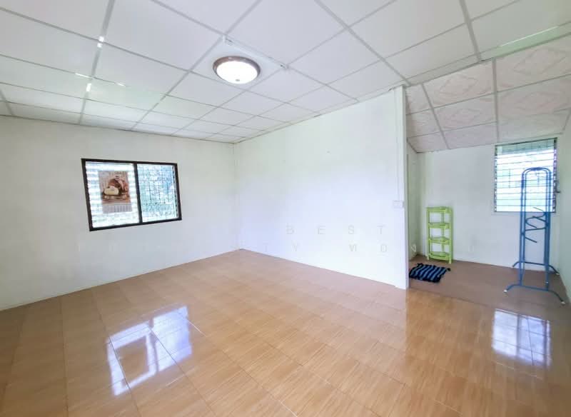 บ้านเดี่ยวพร้อมที่ดินศรีสมเด็จ ร้อยเอ็ด, Roi Et, Phosai, Sri Somdet, Roi Et, 2 Bedrooms, 150 sqm, Single Detached House For Sale, by The Best Property ทองใบ, 500186374 - DDproperty.com