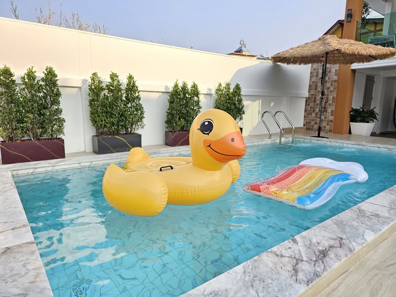 Pool Villa for Sale in South Pattaya Ideal for Investment, Chon Buri (Pattaya), Bang Lamung, Bang Lamung (Pattaya), Chon Buri (Pattaya), 5 Bedrooms, 302 sqm, Villa For Sale, by PLC real estate, 500186417 - DDproperty.com