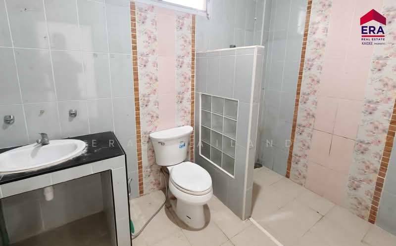 ขายบ้านเดี่ยวชั้นเดียว ใกล้สี่แยกไฟแดงหนองสวน 284 ตร.ม., Surat Thani, Kra Dae, Kanchanadit, Surat Thani, 3 Bedrooms, 284 sqm, Single Detached House For Sale, by ERA Thailand, 500186453 - DDproperty.com