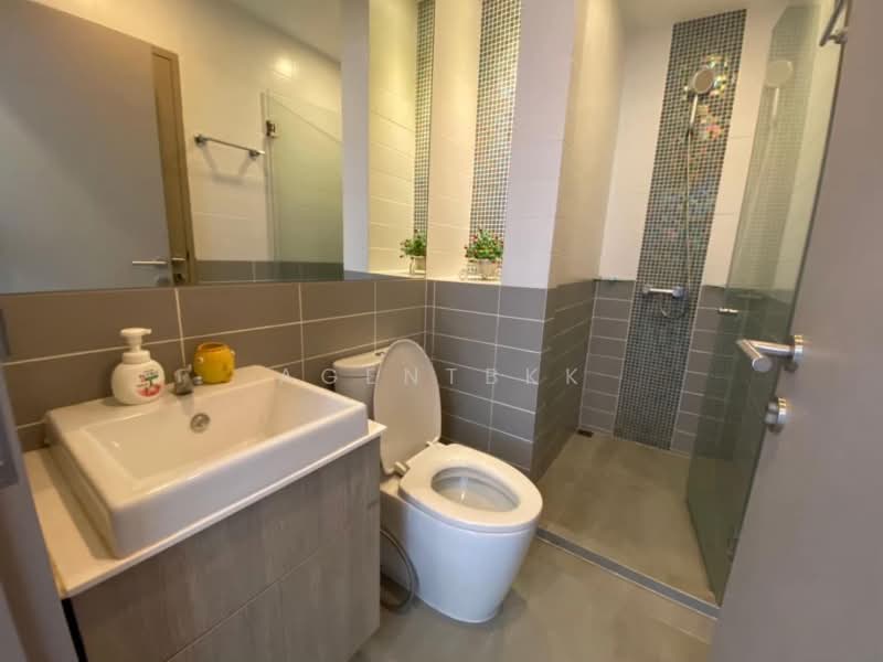 IDEO MOBI Sukhumvit 81, Bangkok, 2097 Sukhumvit Road, Bang Chak, Phra Khanong, Bangkok, 2 Bedrooms, 43 sqm, Condo For Sale, by Agentbkk, 500186536 - DDproperty.com