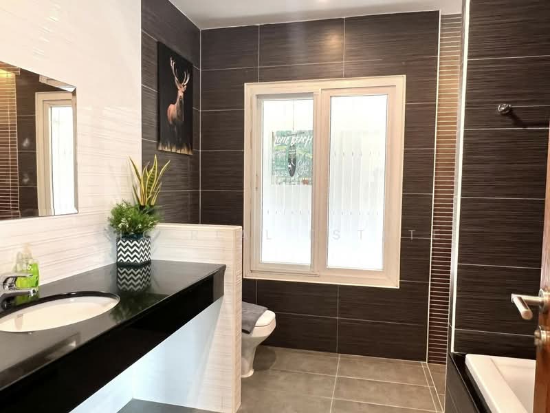 Pool Villa 3 Bedroom for Sale near Sukhumvit North Pattaya, Chon Buri (Pattaya), Bang Lamung, Bang Lamung (Pattaya), Chon Buri (Pattaya), 4 Bedrooms, 250 sqm, Villa For Sale, by PLC real estate, 500186554 - DDproperty.com