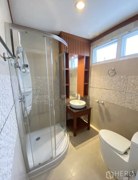 For rent Home Office 225 sqm in Wang Mai, Pathum Wan, Bangkok BTS National Stadium HRE00385, Bangkok, Wang Mai, Pathum Wan, Bangkok, 3 Bedrooms, 225 sqm, Townhouse For Rent, by Hero Realtor Co., Ltd., 500186573 - DDproperty.com