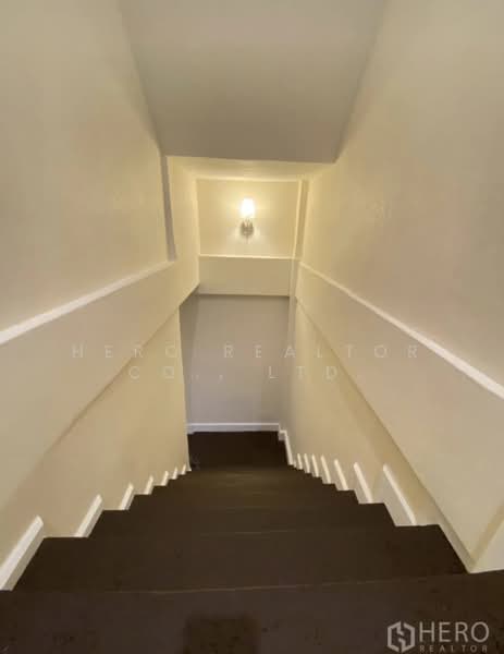 For rent Home Office 225 sqm in Wang Mai, Pathum Wan, Bangkok BTS National Stadium HRE00385, Bangkok, Wang Mai, Pathum Wan, Bangkok, 3 Bedrooms, 225 sqm, Townhouse For Rent, by Hero Realtor Co., Ltd., 500186573 - DDproperty.com