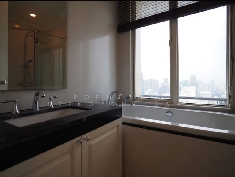 Royce Private Residences, Bangkok, 61 Soi Sukhumvit 31, Khlongtoei Nua, Watthana, Bangkok, 2 Bedrooms, 111 sqm, Condo For Rent, by Porntiwa Srikoedmeesak, 500186576 - DDproperty.com