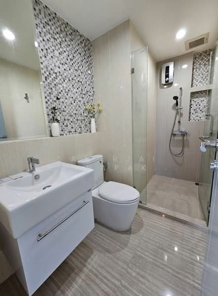 Life Ratchadapisek, Bangkok, 279 Ratchadapisaek Road, Huai Khwang, Huai Khwang, Bangkok, 2 Bedrooms, 65 sqm, Condo For Rent, by Samerjai Lertnapakriengkai, 500186623 - DDproperty.com
