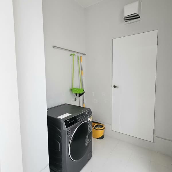 Centro Bangna, Samut Prakan, 111 Soi 3, Bang Kaeo, Bang Plee, Samut Prakan, 5 Bedrooms, 300 sqm, Single Detached House For Rent, by Sunitra Sachdev, 500186642 - DDproperty.com