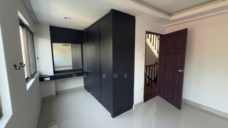 LEO CLASSIC PLACE, Bangkok, Khlong Tan Nua, Watthana, Bangkok, 3 Bedrooms, 250 sqm, Townhouse For Rent, by NR AGENT, 500186645 - DDproperty.com