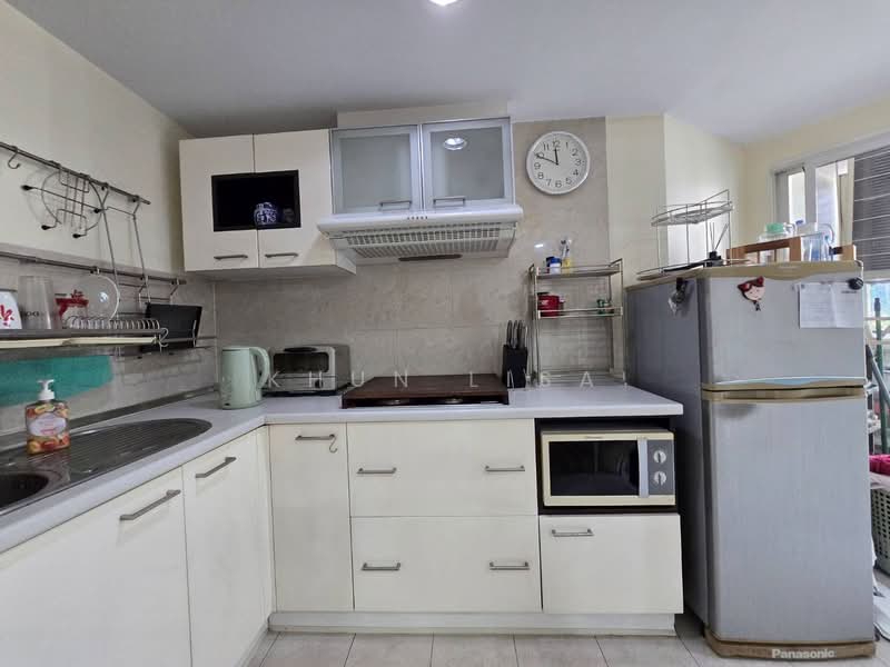 Lumpini Suite Ratchada-Rama 3, Bangkok, Soi Naradhiwat Rajanagarindra 30, Chong Nonsi, Yan Nawa, Bangkok, 3 Bedrooms, 109 sqm, Condo For Sale, by Khun Lisa, 500186713 - DDproperty.com