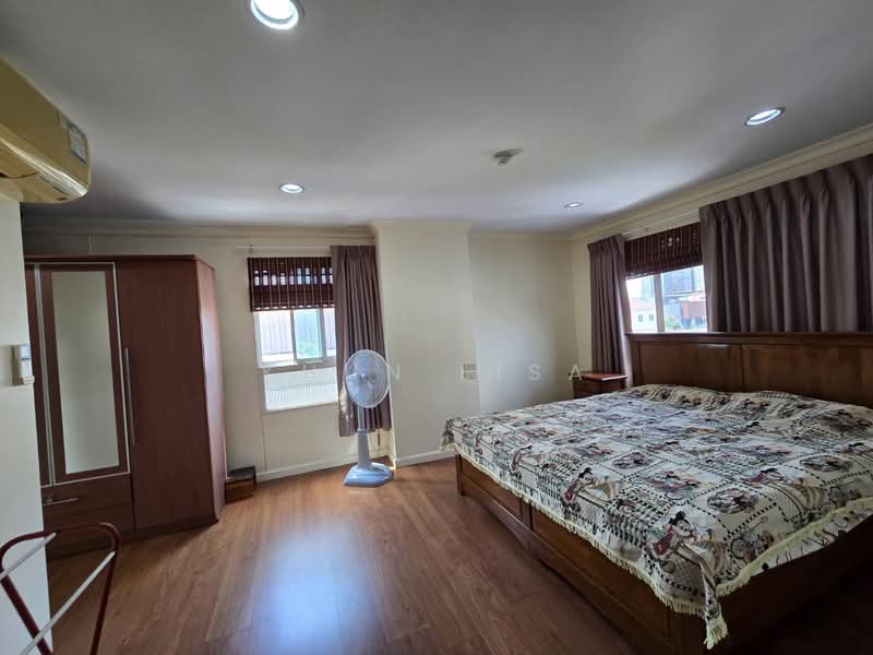 Lumpini Suite Ratchada-Rama 3, Bangkok, Soi Naradhiwat Rajanagarindra 30, Chong Nonsi, Yan Nawa, Bangkok, 3 Bedrooms, 109 sqm, Condo For Sale, by Khun Lisa, 500186713 - DDproperty.com