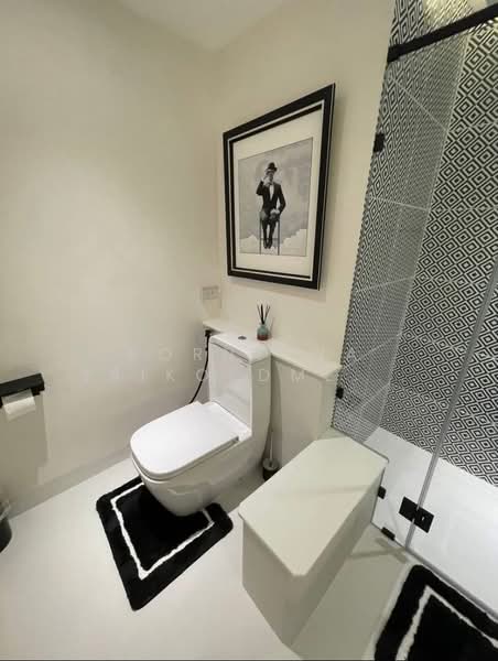 Baan Suanpetch, Bangkok, 18 Soi Sukhumvit 39, Khlong Tan Nua, Watthana, Bangkok, 2 Bedrooms, 130 sqm, Condo For Rent, by Porntiwa Srikoedmeesak, 500186741 - DDproperty.com