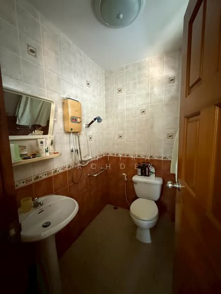 หมู่บ้านชลัฐฐา ซอยศรีนครินทร์ 24, Bangkok, Phatthanakan, Suan Luang, Bangkok, 5 Bedrooms, 324 sqm, Single Detached House For Sale, by Sunitra Sachdev, 500186746 - DDproperty.com