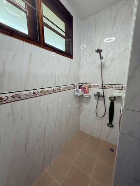 หมู่บ้านชลัฐฐา ซอยศรีนครินทร์ 24, Bangkok, Phatthanakan, Suan Luang, Bangkok, 5 Bedrooms, 324 sqm, Single Detached House For Sale, by Sunitra Sachdev, 500186746 - DDproperty.com