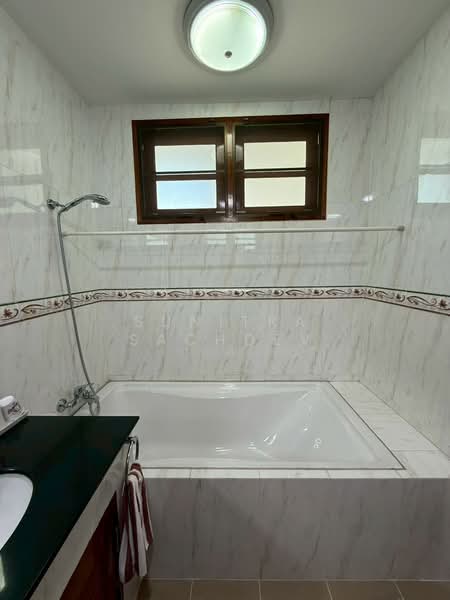 หมู่บ้านชลัฐฐา ซอยศรีนครินทร์ 24, Bangkok, Phatthanakan, Suan Luang, Bangkok, 5 Bedrooms, 324 sqm, Single Detached House For Sale, by Sunitra Sachdev, 500186746 - DDproperty.com