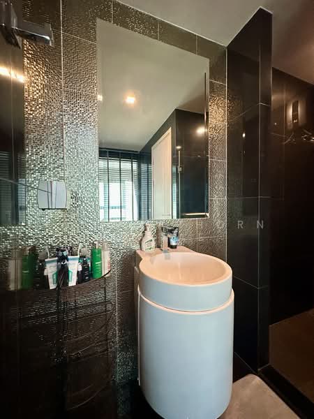 Rhythm Sukhumvit 36-38, Bangkok, 55 Soi Sukhumvit 36, Sukhumvit Road, Phra Kanong, Khlong Toei, Bangkok, 1 Bedroom, 49 sqm, Condo For Sale, by Rattanathorn Saetae, 500186764 - DDproperty.com