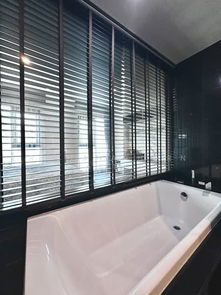 Rhythm Sukhumvit 36-38, Bangkok, 55 Soi Sukhumvit 36, Sukhumvit Road, Phra Kanong, Khlong Toei, Bangkok, 1 Bedroom, 49 sqm, Condo For Sale, by Rattanathorn Saetae, 500186764 - DDproperty.com