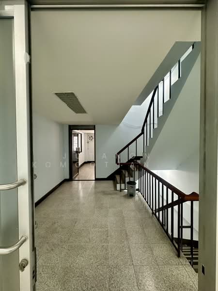 ให้เช่าอาคารพาณิชย์ 6 ชั้น สำโรงเหนือ ใกล้ BTS สำโรง เพียง 110 เมตร ทำเลค้าขายดี, Samut Prakan, Samrong Nua, Muang Samut Prakarn, Samut Prakan, , 365 sqm, Shophouse For Rent, by Jutanon Komoottanaruk, 500186776 - DDproperty.com