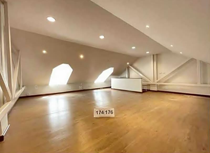 Space For Rent 97-204 sqm Yaowarat Road near Grand China Hotel and MRT Sam Yot, Bangkok, เยาวราช, Chakkrawat, Samphanthawong, Bangkok, , 204 sqm, Retail Space For Rent, by Chanitnun Mewongukote, 500186802 - DDproperty.com