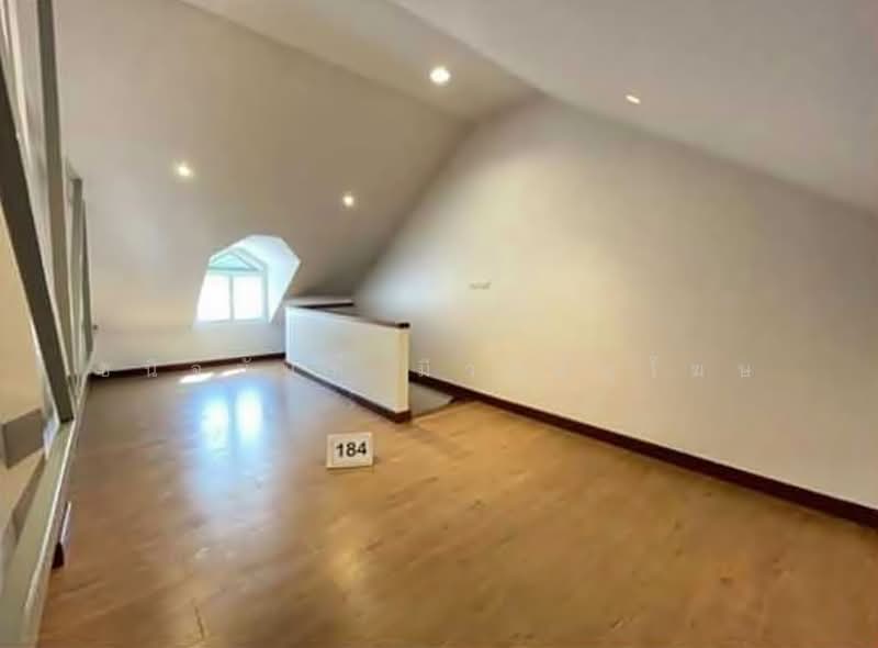 อาคาร 3 ชั้น 97-204 ตรม. ติดถนนเยาวราช ใกล้โรงแรมแกรนด์ไชน่า และ MRT สามยอด, กรุงเทพ, เยาวราช, จักรวรรดิ, สัมพันธวงศ์, กรุงเทพ, 204 ตร.ม., พื้นที่ขายของ ให้เช่า, โดย ชนิจนันท์ มีวงศ์อุโฆษ, 500186802 - DDproperty.com