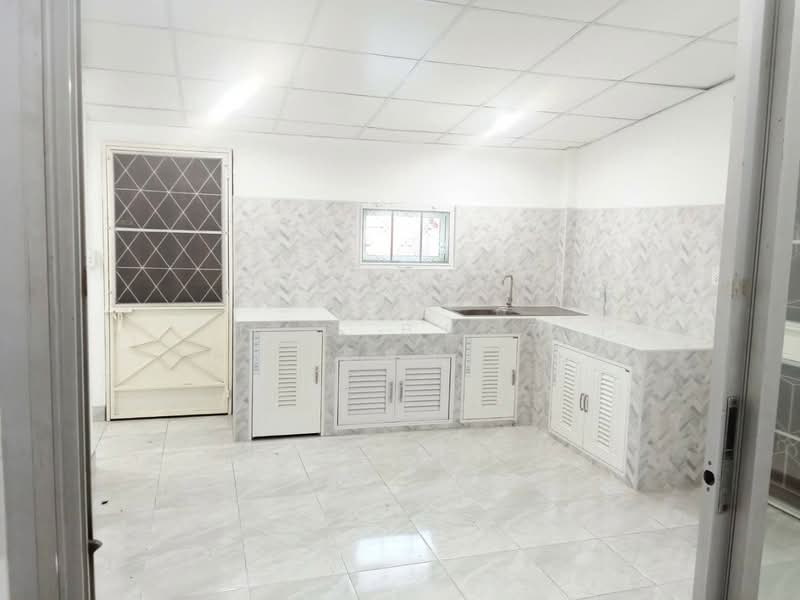 หมู่บ้านเคหะร่มเกล้า ลาดกระบัง, กรุงเทพ, คลองสองต้นนุ่น, ลาดกระบัง, กรุงเทพ, 100 ตร.ม., ทาวน์เฮ้าส์ ขาย, โดย The Best Property นิด, 500186885 - DDproperty.com