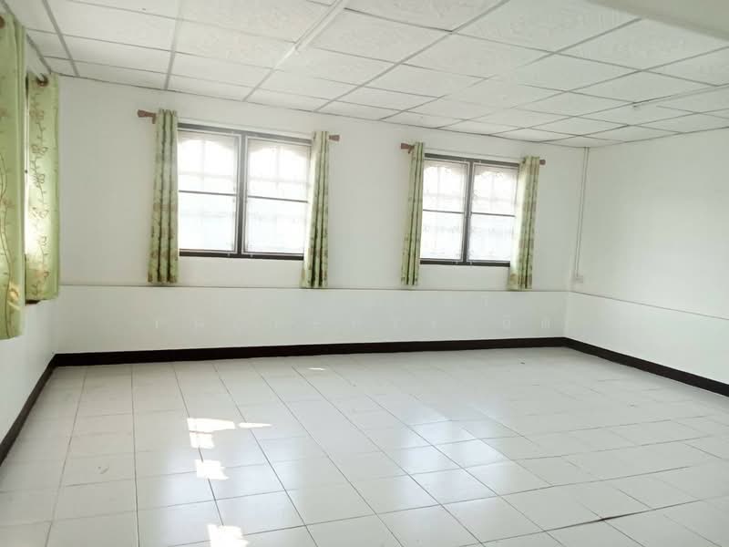 หมู่บ้านเคหะร่มเกล้า ลาดกระบัง, Bangkok, Khlong Song Ton Nun, Lat Krabang, Bangkok, 3 Bedrooms, 100 sqm, Townhouse For Sale, by The Best Property นิด, 500186885 - DDproperty.com