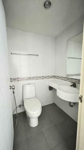 Lumpini Park Rama 9-Ratchada, Bangkok, 888 Chaturathit Road, Bang Kapi, Huai Khwang, Bangkok, 1 Bedroom, 30 sqm, Condo For Sale, by มาลี สุธน, 500186940 - DDproperty.com