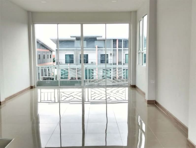 ทาวน์โฮม 3 ชั้น 43 ตร.ว. ทาวน์โฮม ใกล้ตลาดนานาเจริญ ถนนรังสิต-นครนายก, Pathum Thani, Khu Khot, Lam Luk Ka, Pathum Thani, 3 Bedrooms, 180 sqm, Townhouse For Sale, by คุณ การันต์ ค้ำคูณ (รันต์), 500186958 - DDproperty.com