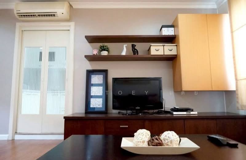 Lumpini Suite Sukhumvit 41, Bangkok, Soi Sukhumvit 41, Khlong Tan Nua, Watthana, Bangkok, 2 Bedrooms, 71 sqm, Condo For Rent, by Khun Toey เตย, 500187019 - DDproperty.com