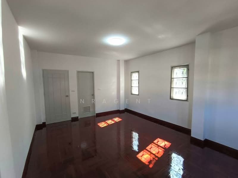 Flora Ville Park City Suwinthawong, Bangkok, Suwinthawong Road, Lam Phak Chi, Nong Chok, Bangkok, 3 Bedrooms, 150 sqm, Single Detached House For Sale, by NRagent, 500187037 - DDproperty.com