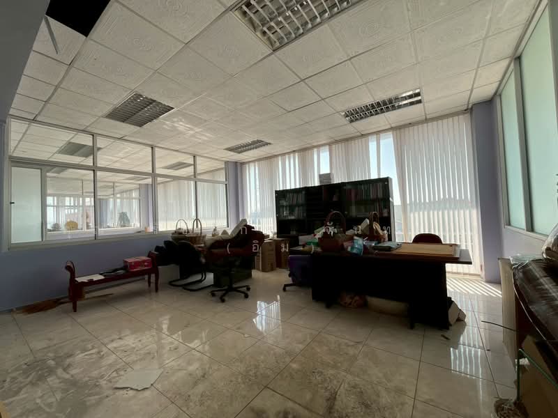 สำนักงาน 3.5 ชั้น 324 ตร.ว. สำนักงาน ซอยเทพกุญชร3 ใกล้ตลาดไท ตลาดไอยรา, Pathum Thani, Khlong Nung, Khlong Luang, Pathum Thani, , 1,677 sqm, Office Space For Sale, by คุณ รัชนีกร จันทร์มา (อิม), 500187087 - DDproperty.com