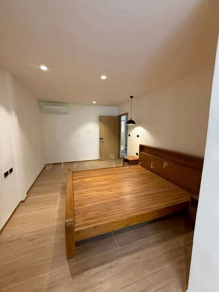 Newly Renovated Townhome Sukhumvit 26 (Phrom Phong Area), Near BTS Phrom Phong, Bangkok, Khong Tan, Khlong Toei, Bangkok, 3 Bedrooms, 200 sqm, Townhouse For Rent, by LINE @firststep, 500187133 - DDproperty.com