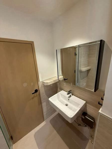 Newly Renovated Townhome Sukhumvit 26 (Phrom Phong Area), Near BTS Phrom Phong, Bangkok, Khong Tan, Khlong Toei, Bangkok, 3 Bedrooms, 200 sqm, Townhouse For Rent, by LINE @firststep, 500187133 - DDproperty.com