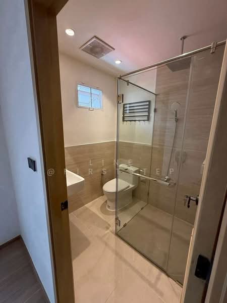 Newly Renovated Townhome Sukhumvit 26 (Phrom Phong Area), Near BTS Phrom Phong, Bangkok, Khong Tan, Khlong Toei, Bangkok, 3 Bedrooms, 200 sqm, Townhouse For Rent, by LINE @firststep, 500187133 - DDproperty.com