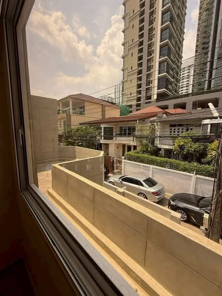 ทาวน์โฮมรีโนเวทใหม่ สุขุมวิท 26 (ย่านพร้อมพงษ์) ใกล้ BTS พร้อมพงษ์, กรุงเทพ, คลองตัน, คลองเตย, กรุงเทพ, 200 ตร.ม., ทาวน์เฮ้าส์ ให้เช่า, โดย LINE @firststep, 500187133 - DDproperty.com