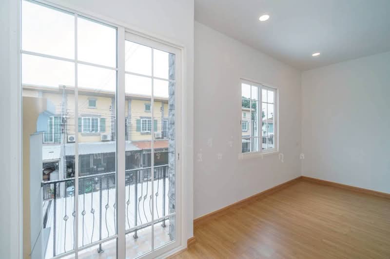 Golden Town 2 Onnut-Pattanakarn, Bangkok, 189 Soi On Nut 65 Yaek 14, Prawet, Prawet, Bangkok, 3 Bedrooms, 79 sqm, Townhouse For Sale, by Tharnavee Tharnasetthadakul, 500187162 - DDproperty.com