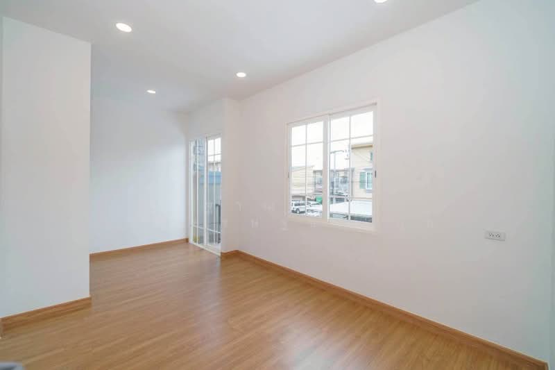 Golden Town 2 Onnut-Pattanakarn, Bangkok, 189 Soi On Nut 65 Yaek 14, Prawet, Prawet, Bangkok, 3 Bedrooms, 79 sqm, Townhouse For Sale, by Tharnavee Tharnasetthadakul, 500187162 - DDproperty.com