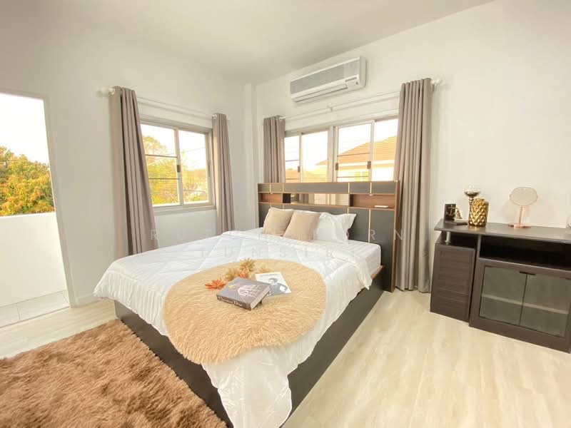 บ้านในโครงการ ให้เช่า – ใกล้เซ็นทรัลเฟสติวัลเพียง 5 นาที ค่าเช่า 33,000 บาท / เดือน No.6H173, Chiang Mai, San Sai Noi, San Sai, Chiang Mai, 4 Bedrooms, 150 sqm, Single Detached House For Rent, by Rutchaporn Tunsiri, 500187184 - DDproperty.com